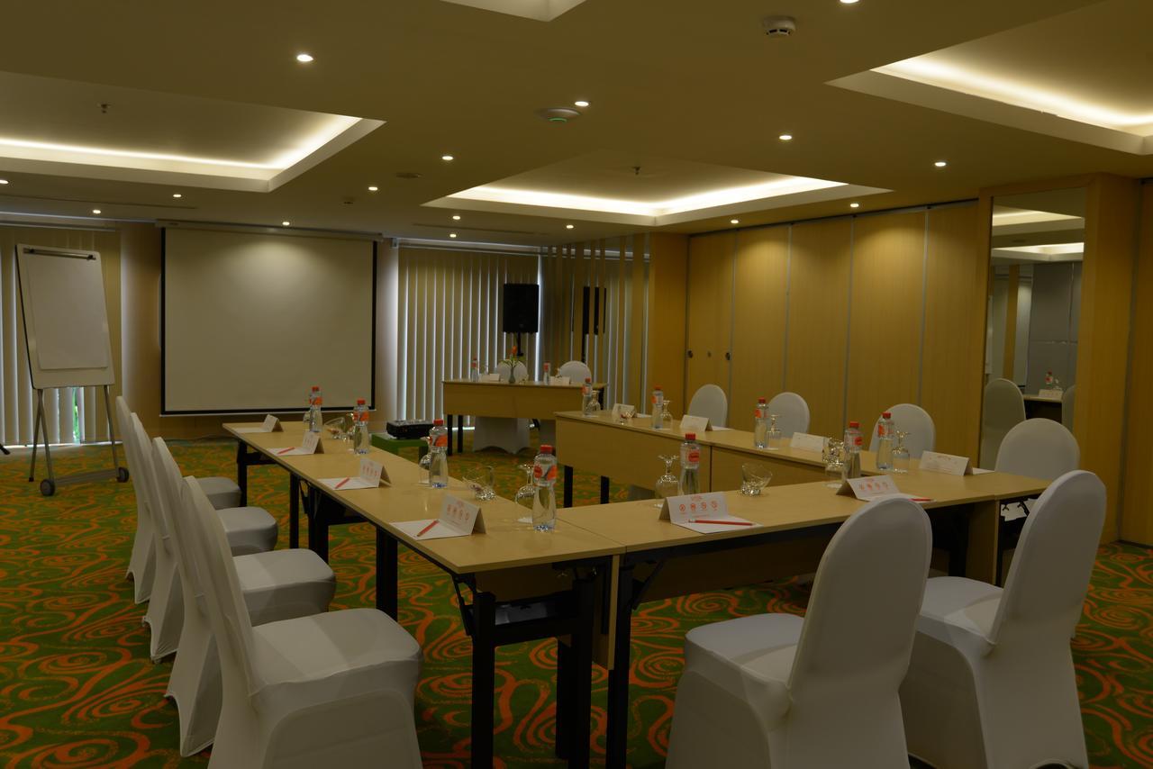 Harris Kuta Galleria - Bali Hotel 4*